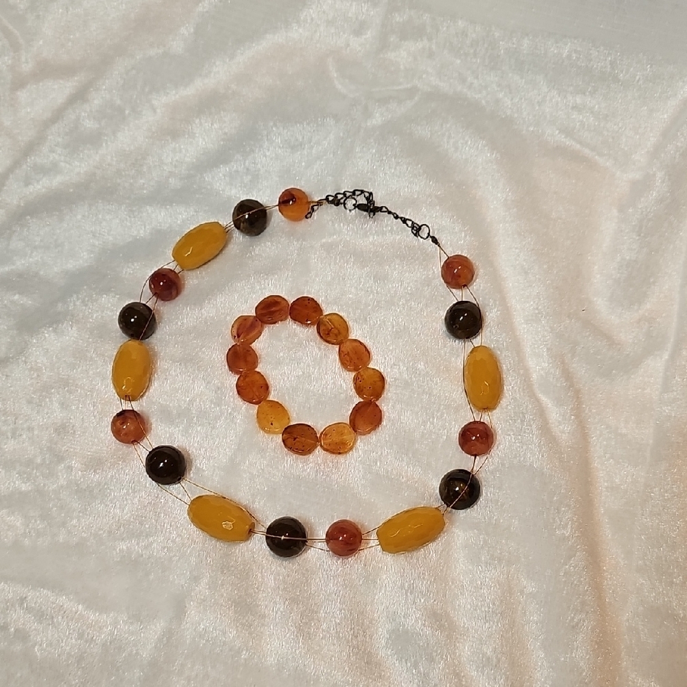 Elegant Amber and Brown Beaded Necklace and Bracelet Set